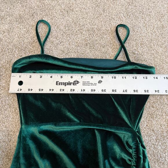 Windsor small ruched and luxe velvet mini dress D4 2357 - Picture 2 of 13